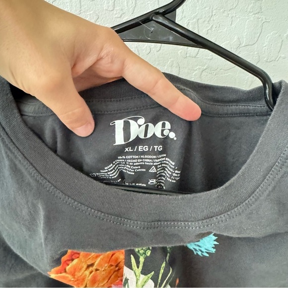 DOE Crop Waist Length Muscle Tank Floral Bright Gray XL - Picture 4 of 4